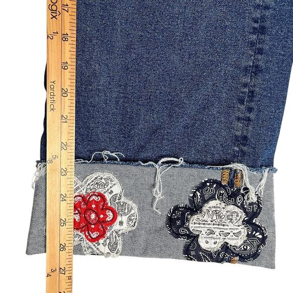 Driftwood Charlee Cuff Wide Leg Crop Jeans Womens 8 Floral Applique Boho Hippy - Picture 6 of 8